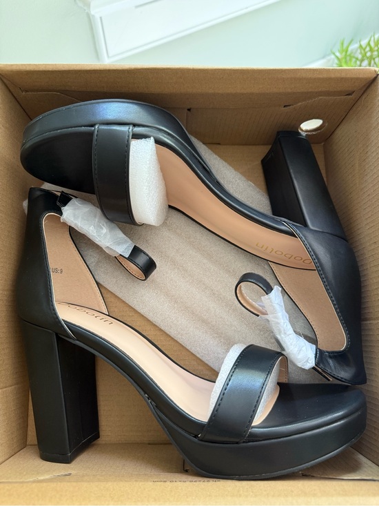 Shoes - Dobolin Classic Black Block Heel for Women size 9